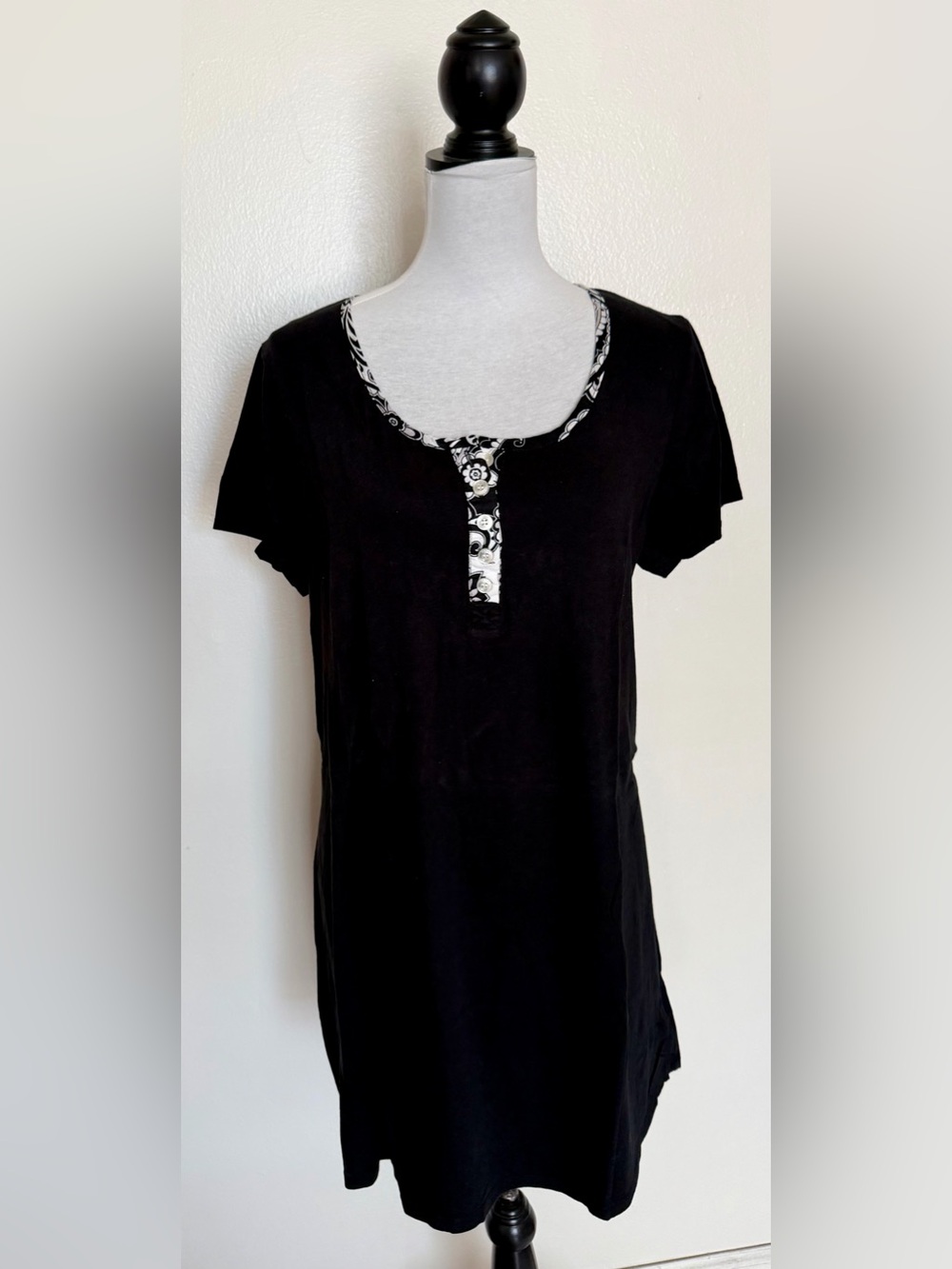 Vera Bradley Black Short Sleeve Nightgown with Midnight Paisley Trim